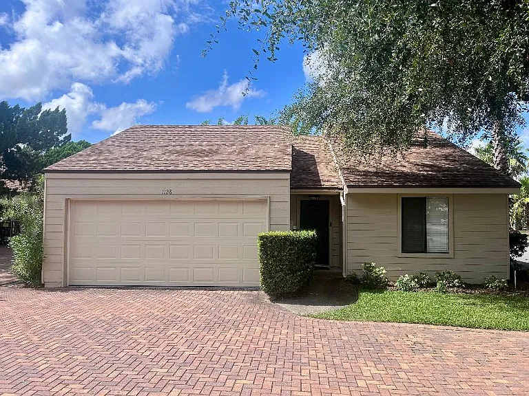 1128 Park Green Pl — Photo 1