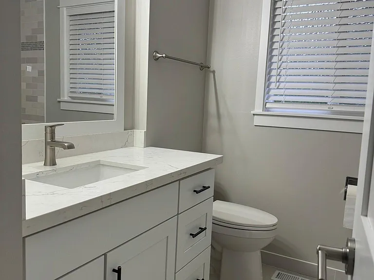 16209 Lake Hills Blvd — Photo 48
