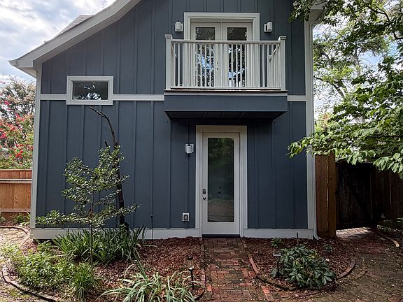 5th image of 330 Chesterfield Ave