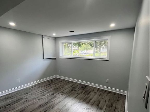 3rd image of 750 Willow Ave