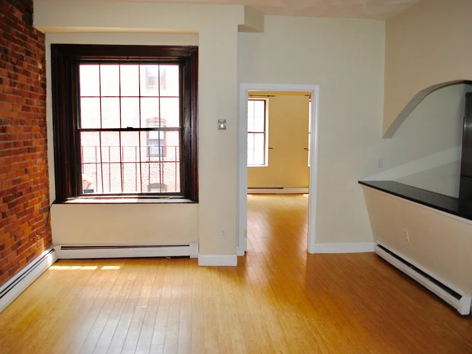 180 Saint Botolph St #4