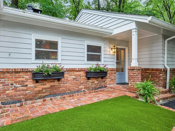 2092 Brookview Dr NW, Atlanta, GA 30318