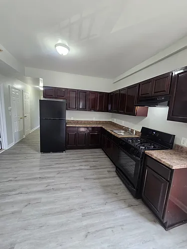 493-495 Irvine Turner Blvd #4A Photo 1