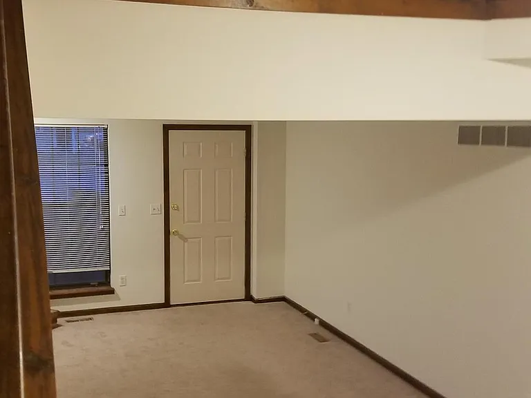 9104 Elmhurst Dr — Photo 7