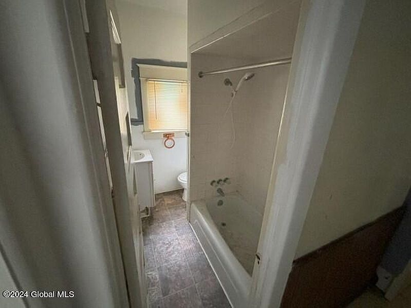 3rd image of 1050 Willett Street