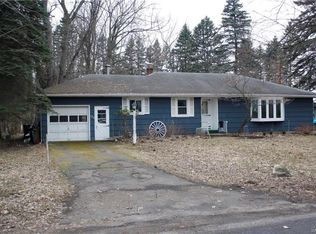 124 Maple Dr, Bowmansville, NY 14026