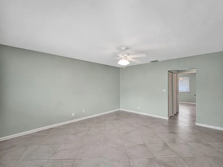 1250 Miami Rd #11 — Photo 7