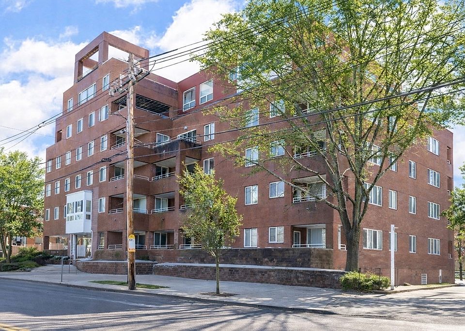 1st image of 50 Watertown St APT 403