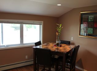 9 Horn Ln, Levittown, NY 11756