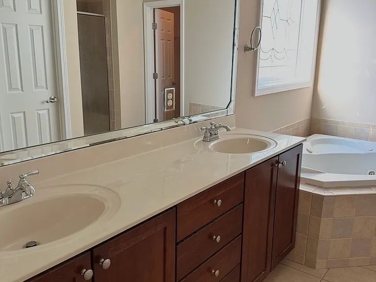 4635 Granby Cir — Photo 32