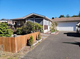 303 Airport Way, Lakeside, OR