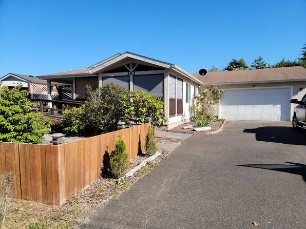 303 Airport Way, Lakeside, OR 97449
