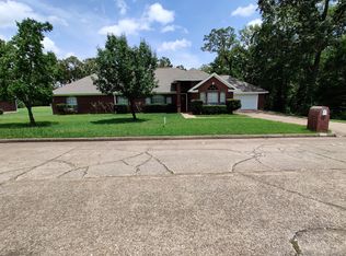 1449 Edgewood Cir, Lufkin, TX 75904