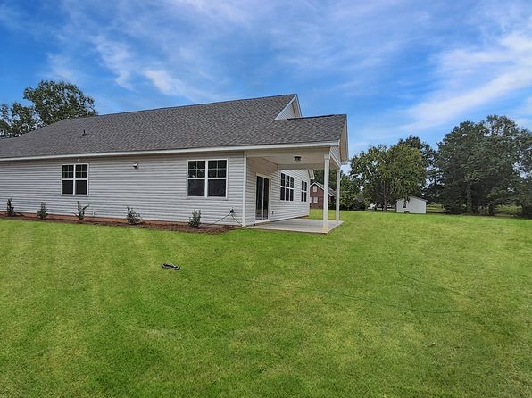 1052 Tennis Ln, Summerton, SC 29148