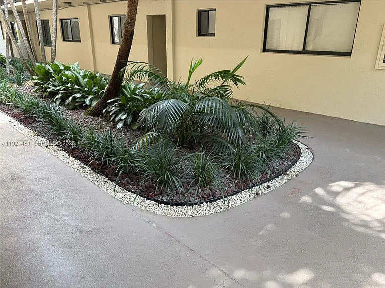 8035 SW 107th Ave #110 — Photo 22