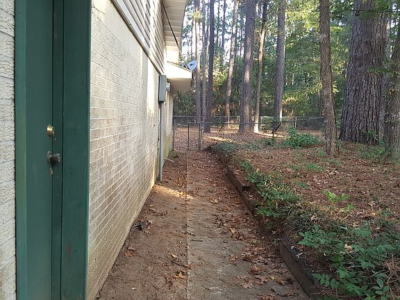 3rd image of 504 Whispering Pine Cir