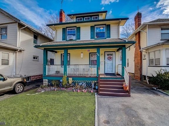 3rd image of 272 N Maple Ave