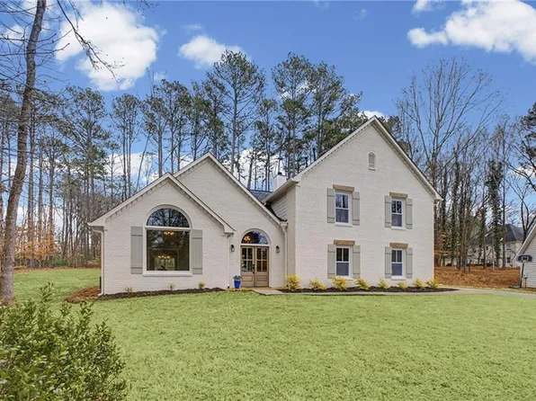 8035 Canter Ln, Alpharetta, GA 30009