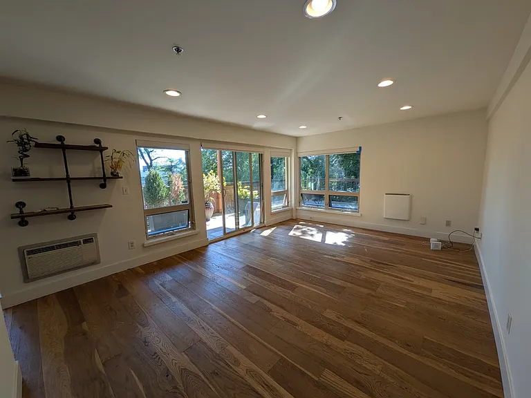 500 5th Ave W #101 — Photo 4