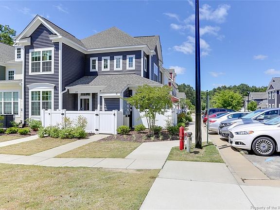 2nd image of 604 Promenade Ln