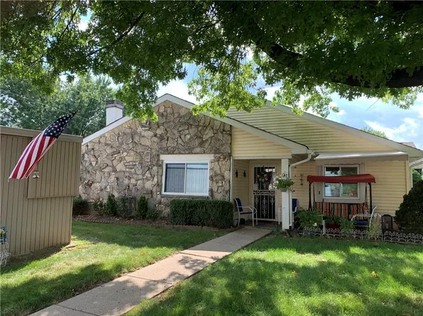 2813 Country Estates Dr, Indianapolis, IN 46227