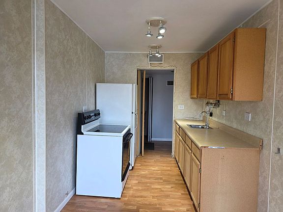 5th image of 5525 E Lake Dr Suite A