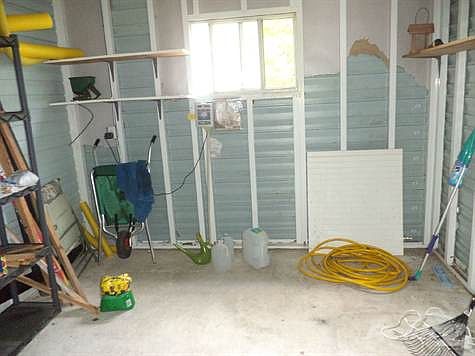 LARGE SHED PLENTY OF STORAGE