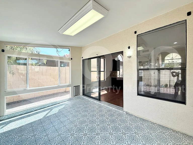 182 W Knox Rd — Photo 24