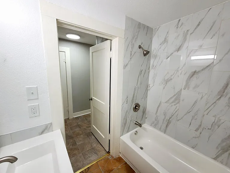5734 Worth St — Photo 20