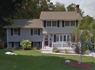 22 Holly St, Burlington, MA 01803