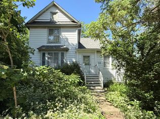 40 E Hattendorf Ave, Roselle, IL 60172