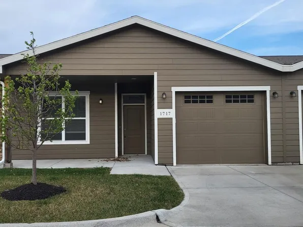 1717 Hillcrest Dr, Bellevue, NE 68005