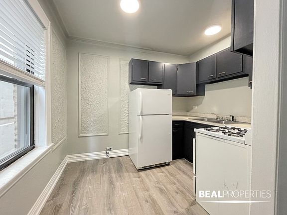 4th image of 1347 N Dearborn St #1347505