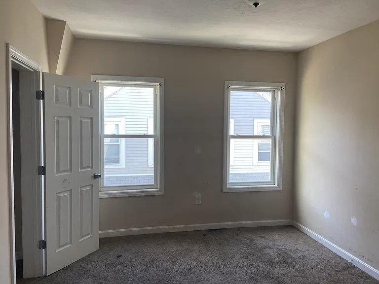 2 Euclid Ave #1 — Photo 10
