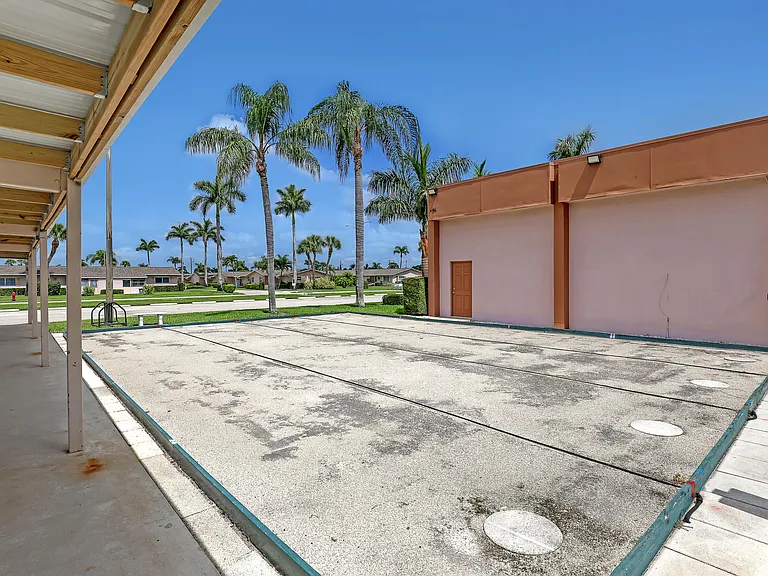 2747 Dudley Dr E #D — Photo 50