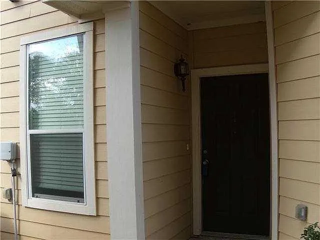 4 bed, 2.5 bath, 1515 sqft, $2,000 — Photo 2
