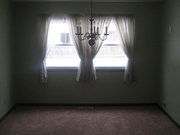 2nd image of 2106 Shaker Dr