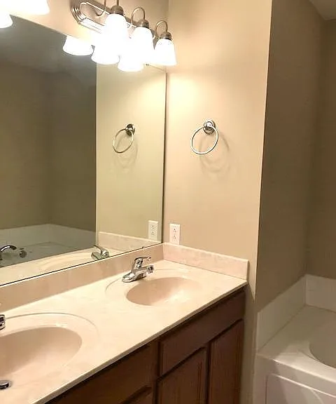 1050 Notting Hill Ct — Photo 10