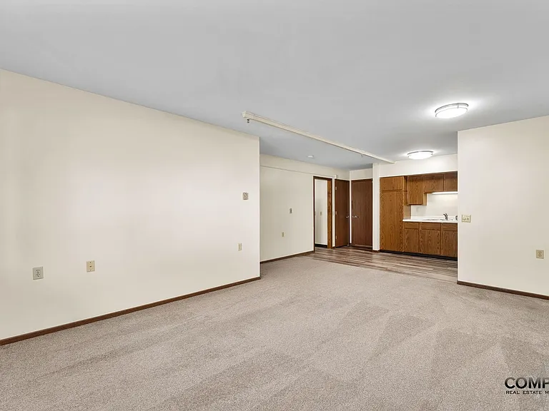 610 Gray St Apartments — Photo 25