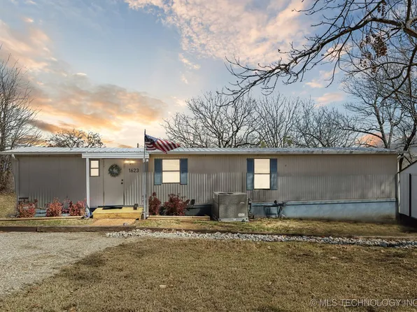 1623 S 262nd West Pl, Sand Springs, OK 74063