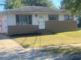 16116 Rockside Rd, Maple Heights, OH 44137