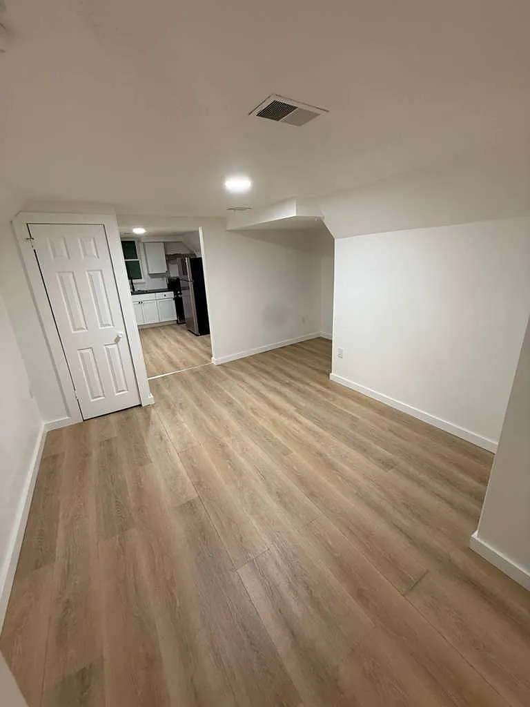 1216 Kenneth Ave APT C photo 1