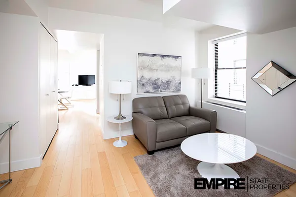 Living room, photo 1