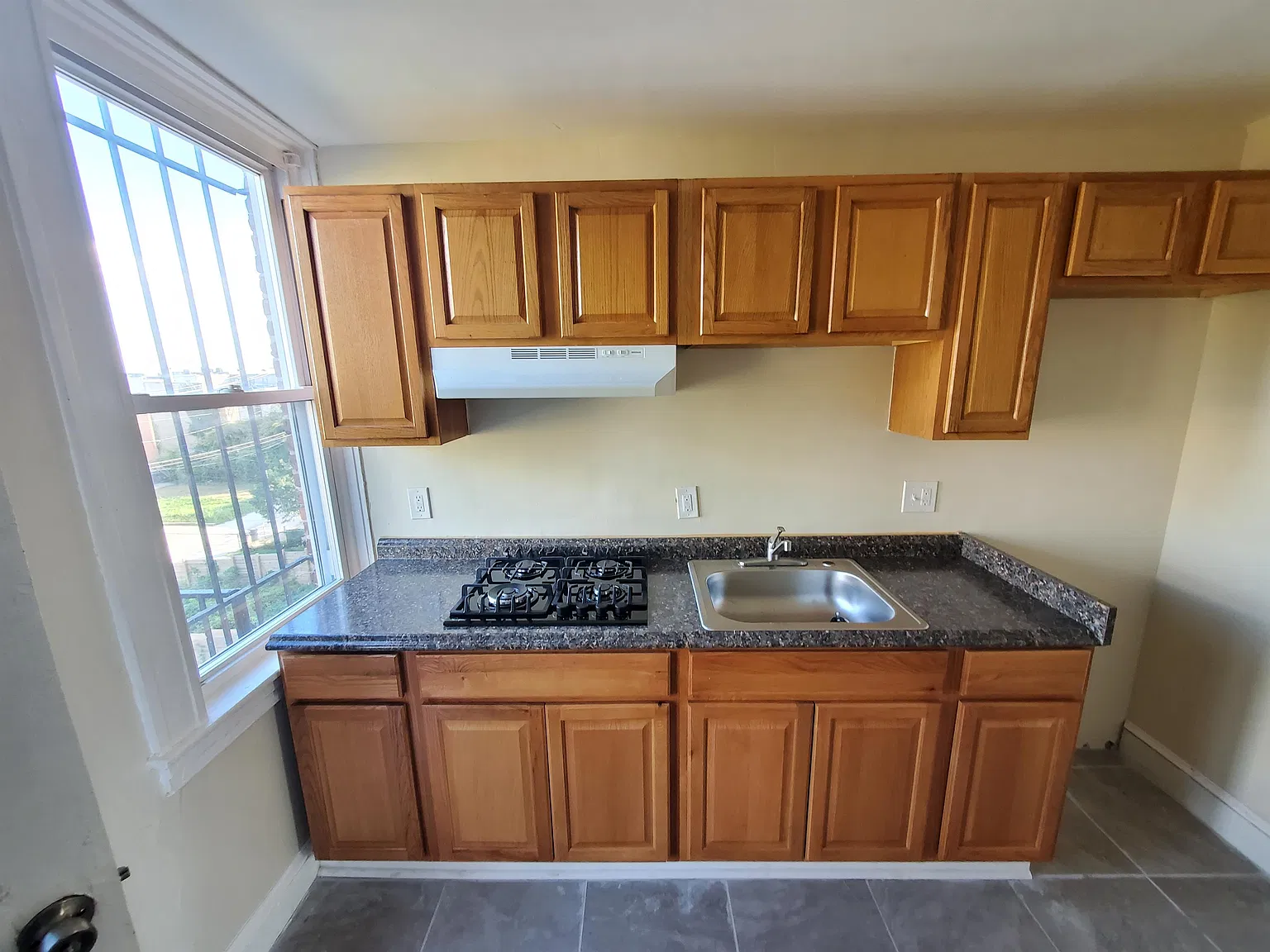 2505 Brookfield Ave - 3 — Photo 4
