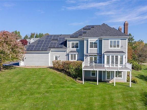 2nd image of 11 Fall Meadow Dr