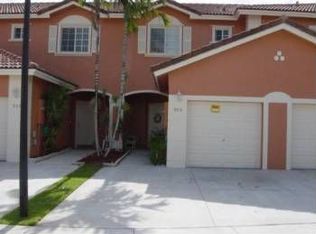 1004 NW 100th Ave, Pembroke Pines, FL 33024