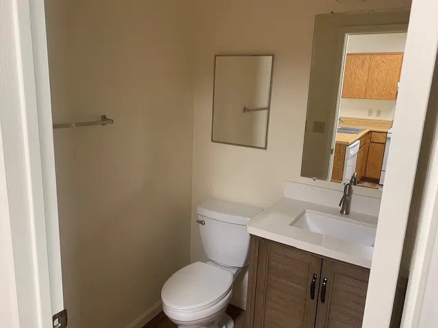 1/2 Bath