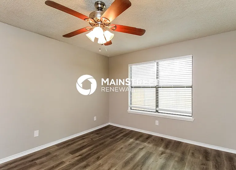 6856 Driffield Cir E — Photo 15