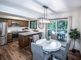 1800 Comstock Ln N, Plymouth, MN 55447
