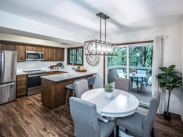 1800 Comstock Ln N, Plymouth, MN 55447